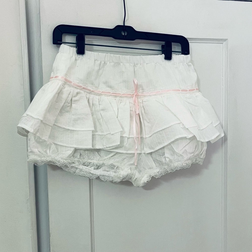 NWOT - White Ruffled Skort Pumpkin Bloomers w Pink Ribbon Accent  - S
